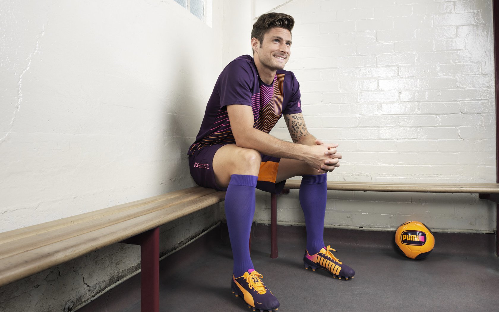 英格兰骑手安娜·史密斯在巴黎奥运会障碍赛中获得铜牌，表现出色。